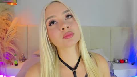 Snapshot of sofia_pamela chatting on 24, 9, 2025 SOFIA PAMELA online show from 24, 9, 2025