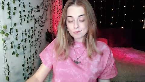 Snapshot of sofia_rosemary chatting on 8, 10, 2025 sofia_rosemary online show from 8, 10, 2025