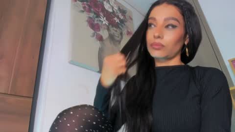 laura online show from 22, 12, 2024