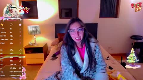 Snapshot of sofia_vanner chatting on 18, 12, 2024 SOFIA online show from 18, 12, 2024