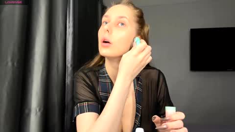 Hi My name is Sofia Welcome to my room Please thumbs up - its important online show from 25, 2, 2026