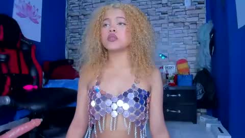 sofiacastillo01 online show from 23, 2, 2025
