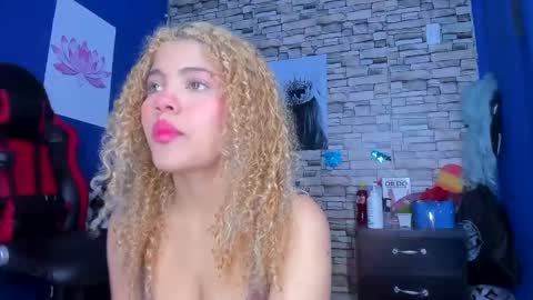 sofiacastillo01 online show from 2, 3, 2025