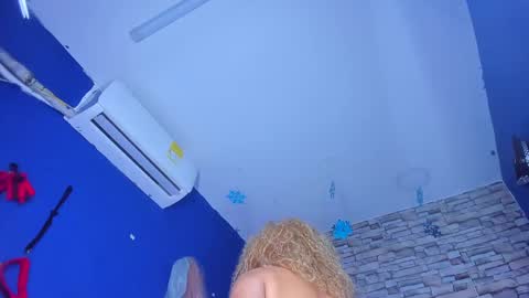 sofiacastillo01 online show from 10, 3, 2025