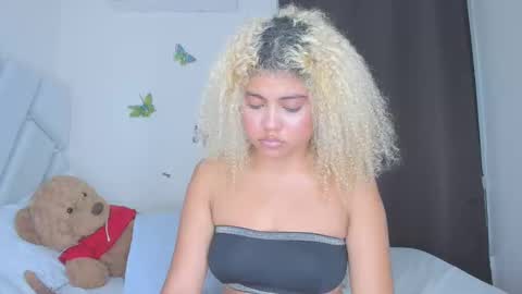 sofiacastillo01 online show from 24, 2, 2026