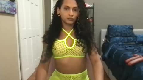 Snapshot of sofialuxxts chatting on 21, 9, 2025 Sofia Luxx TS online show from 21, 9, 2025