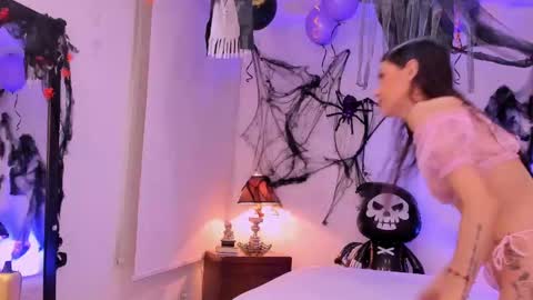 Sofia  Help me reach 5K followers  online show from 9, 10, 2025
