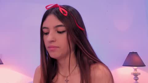 Snapshot of sofiarouge_ chatting on 21, 11, 2025 Sofia Help me reach 5K followers online show from 21, 11, 2025