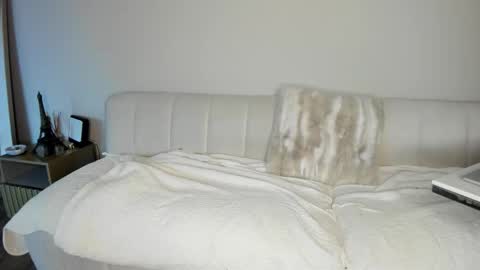 SOFIA   online show from 2, 12, 2025