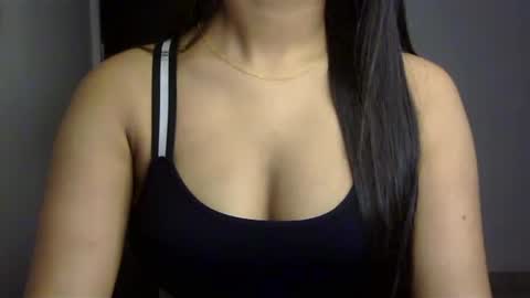 Snapshot of sofie_diva chatting on 9, 2, 2025 divya online show from 9, 2, 2025
