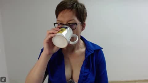 Sofie Velvet online show from 6, 2, 2026