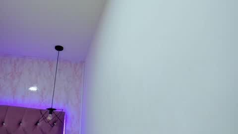 Snapshot of sofii_miller_ chatting on 18, 12, 2024 online show from 18, 12, 2024