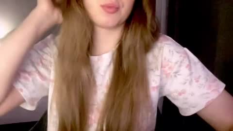 Snapshot of sofinovvak chatting on 28, 6, 2026 Sofi online show from 28, 6, 2026