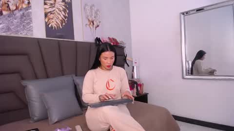      online show from 17, 5, 2026