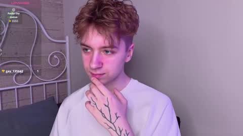 Snapshot of softcrave chatting on 27, 11, 2025 PAUL online show from 27, 11, 2025