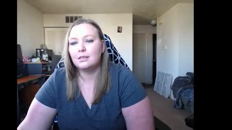 Snapshot of softerpeaches chatting on 2, 1, 2025 Rose online show from 2, 1, 2025