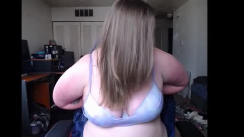 Snapshot of softerpeaches chatting on 7, 2, 2025 Rose online show from 7, 2, 2025