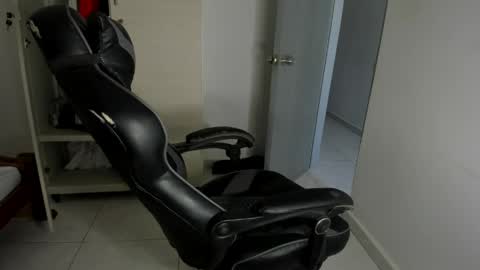 Snapshot of sola_enzo chatting on 19, 5, 2026 sola_enzo online show from 19, 5, 2026