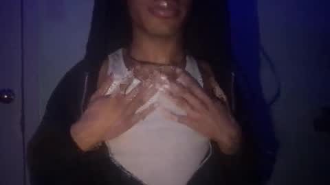 Snapshot of solaceeve chatting on 8, 12, 2024 SolaceEve online show from 8, 12, 2024