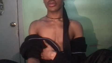 Snapshot of solaceeve chatting on 7, 2, 2025 SolaceEve online show from 7, 2, 2025