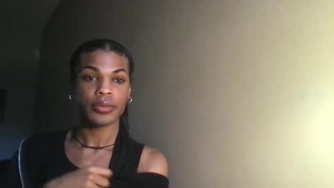 Snapshot of solaceeve chatting on 6, 11, 2025 SolaceEve online show from 6, 11, 2025