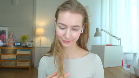 Bella online show from 2, 2, 2025