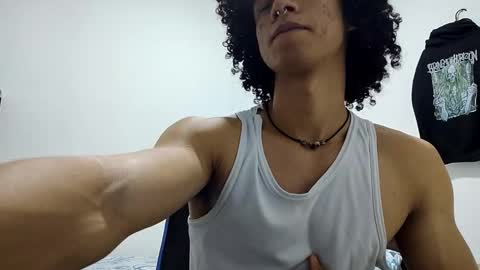 Snapshot of solorizo chatting on 25, 2, 2026 Hi Im Weller Check my Bio online show from 25, 2, 2026