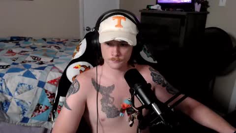 Snapshot of somethinqfunny chatting on 19, 12, 2024 Lover Boi online show from 19, 12, 2024