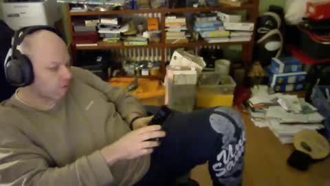 Snapshot of songoku81 chatting on 10, 1, 2025 Tom online show from 10, 1, 2025