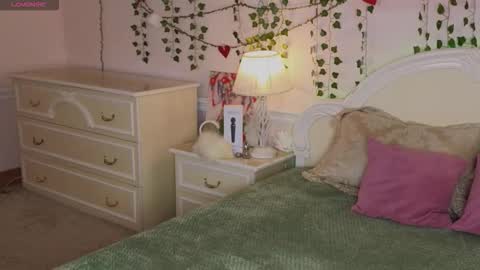 Snapshot of sonia_meow_ chatting on 15, 9, 2025 Sonia Meow online show from 15, 9, 2025