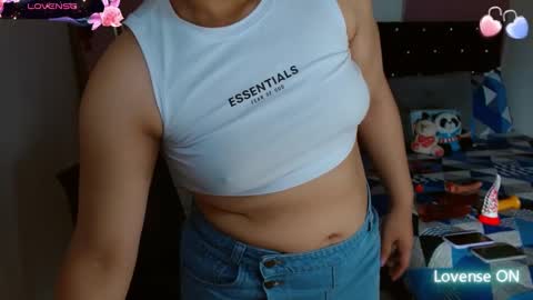 Snapshot of soniafuckboobs chatting on 3, 3, 2025 soniafuckboobs online show from 3, 3, 2025