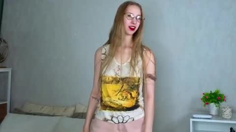 Snapshot of sonleduc chatting on 30, 11, 2025 Im Lina Welcome guys online show from 30, 11, 2025