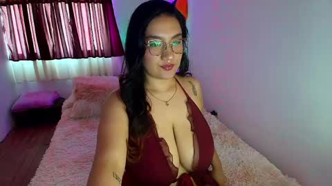 Snapshot of soph_antony chatting on 28, 4, 2026 soph_antony online show from 28, 4, 2026