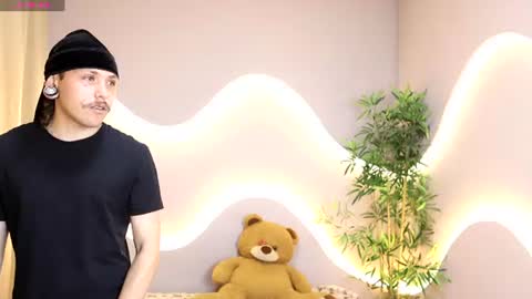 Snapshot of sophi_and_dereck chatting on 22, 6, 2026 sophi_and_dereck online show from 22, 6, 2026