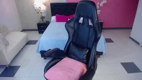 Snapshot of sophia_brunette21 chatting on 18, 9, 2025 sophia_brunette21 online show from 18, 9, 2025