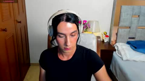 Snapshot of sophia_harry chatting on 2, 10, 2025 sophia CM online show from 2, 10, 2025