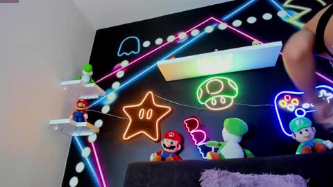 Sophi  online show from 4, 3, 2025