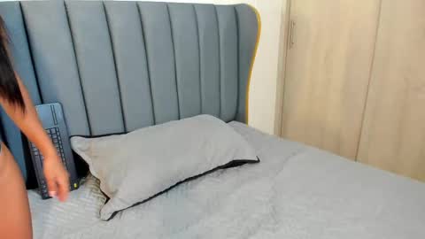 sophia_owens_2 online show from 12, 9, 2025