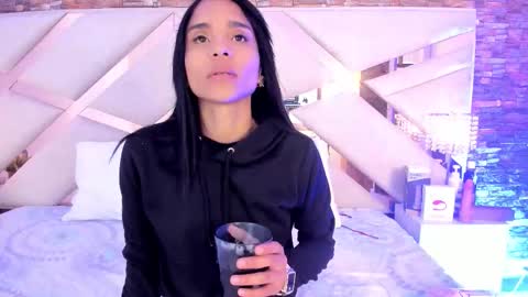 Sophia Paris online show from 9, 10, 2025