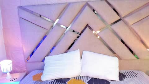 Sophia Paris online show from 8, 4, 2026