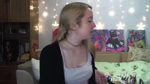 Snapshot of sophiasonata chatting on 4, 12, 2024 SophiaSonata online show from 4, 12, 2024