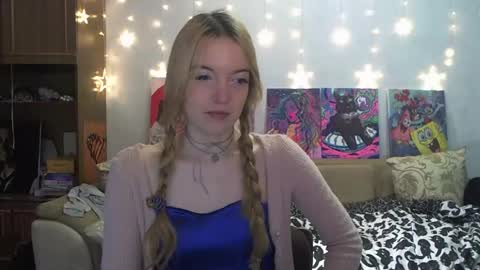 Snapshot of sophiasonata chatting on 1, 1, 2025 SophiaSonata online show from 1, 1, 2025