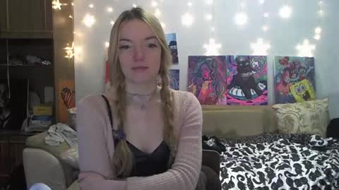 Snapshot of sophiasonata chatting on 1, 1, 2025 SophiaSonata online show from 1, 1, 2025