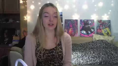Snapshot of sophiasonata chatting on 8, 1, 2025 SophiaSonata online show from 8, 1, 2025