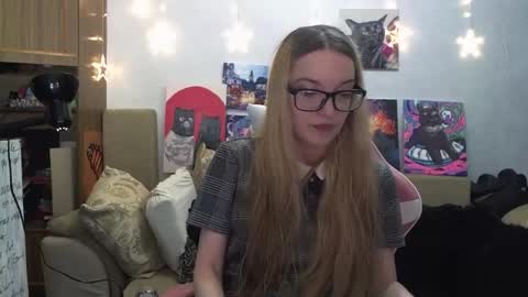 Snapshot of sophiasonata chatting on 11, 9, 2025 SophiaSonata online show from 11, 9, 2025