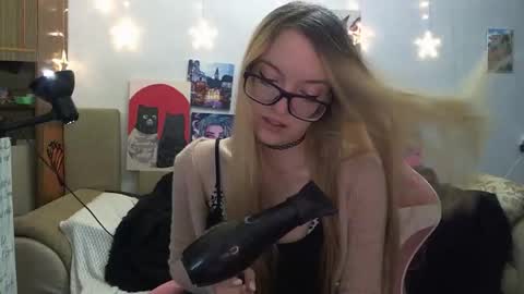 Snapshot of sophiasonata chatting on 20, 9, 2025 SophiaSonata online show from 20, 9, 2025
