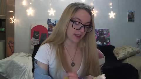 Snapshot of sophiasonata chatting on 25, 9, 2025 SophiaSonata online show from 25, 9, 2025