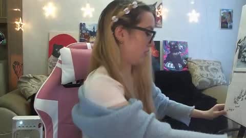 Snapshot of sophiasonata chatting on 21, 10, 2025 SophiaSonata online show from 21, 10, 2025