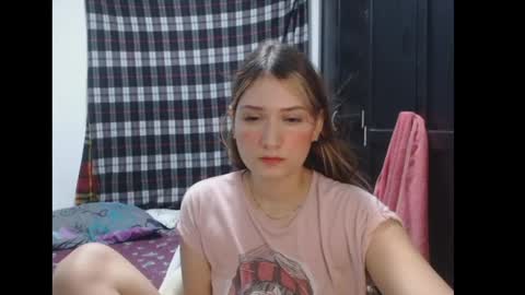 Snapshot of sophie_cutexx chatting on 19, 1, 2025 sophie online show from 19, 1, 2025