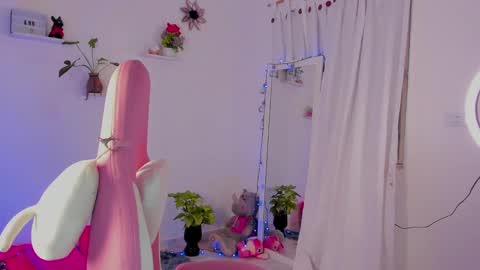 Snapshot of sophie_dolly_ chatting on 16, 12, 2024 sophie doll online show from 16, 12, 2024